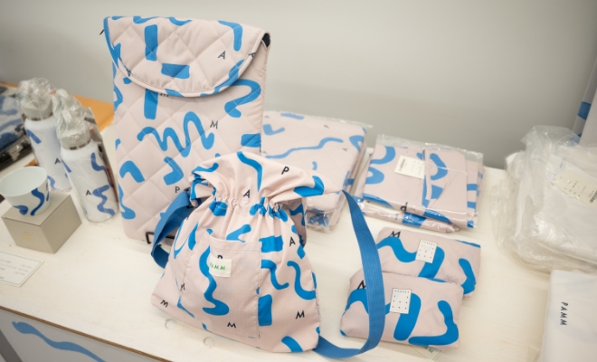 企画に関わったバッグや小物の画像